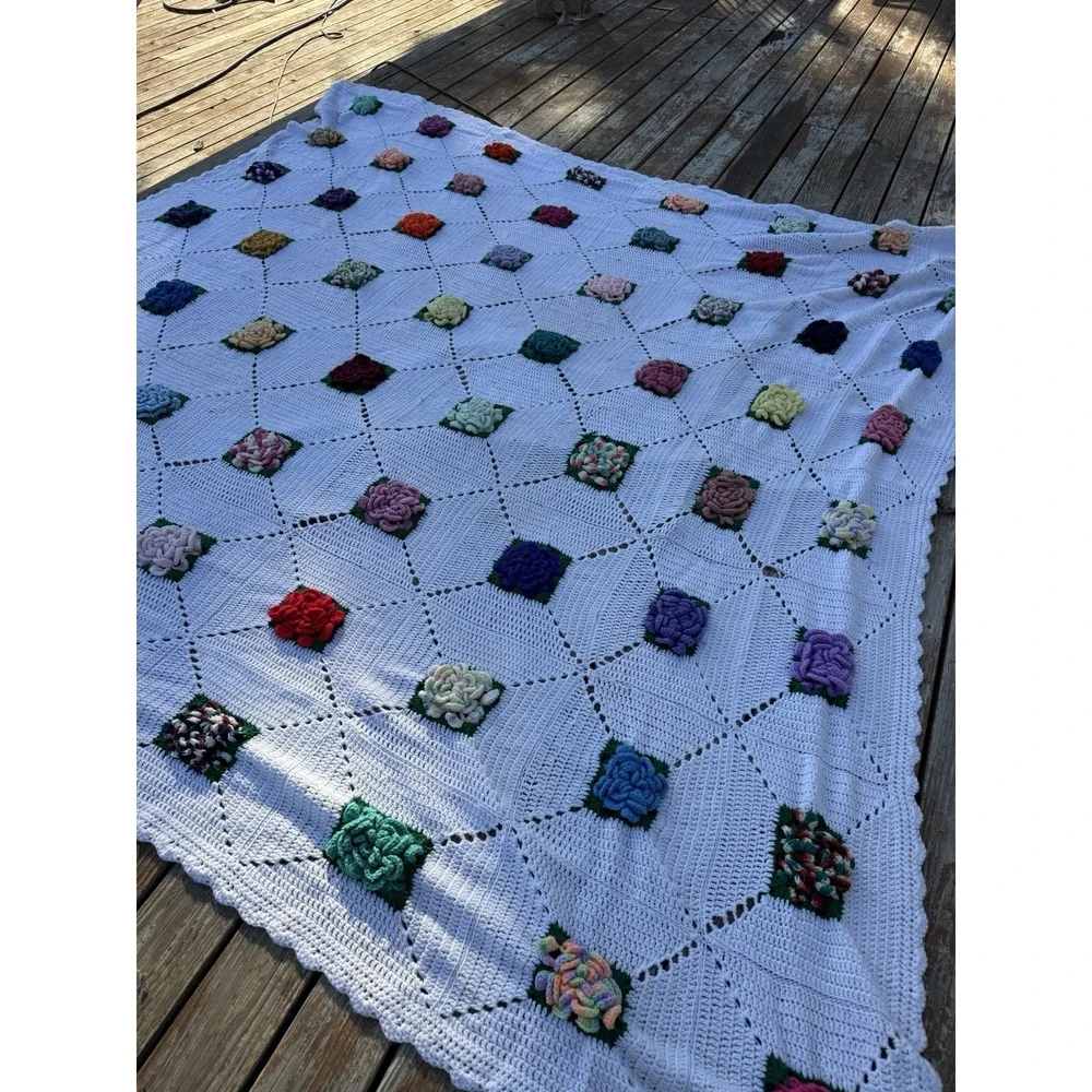 Vtg White Crochet 3D‎ Rose Afghan Blanket Granny Square 100